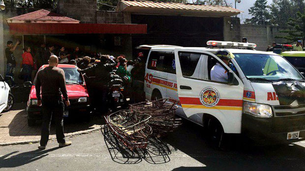 ТРАГЕДИЈА У ГВАТЕМАЛИ: У пожару у склоништу за децу страдало најмање 19 особа, 17 су девојчице!(ФОТО/ВИДЕО)

